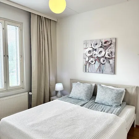 Lovely Near Airport, Sauna & Free Parking * Vanda