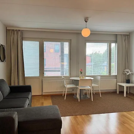 Lovely Near Airport, Sauna & Free Parking